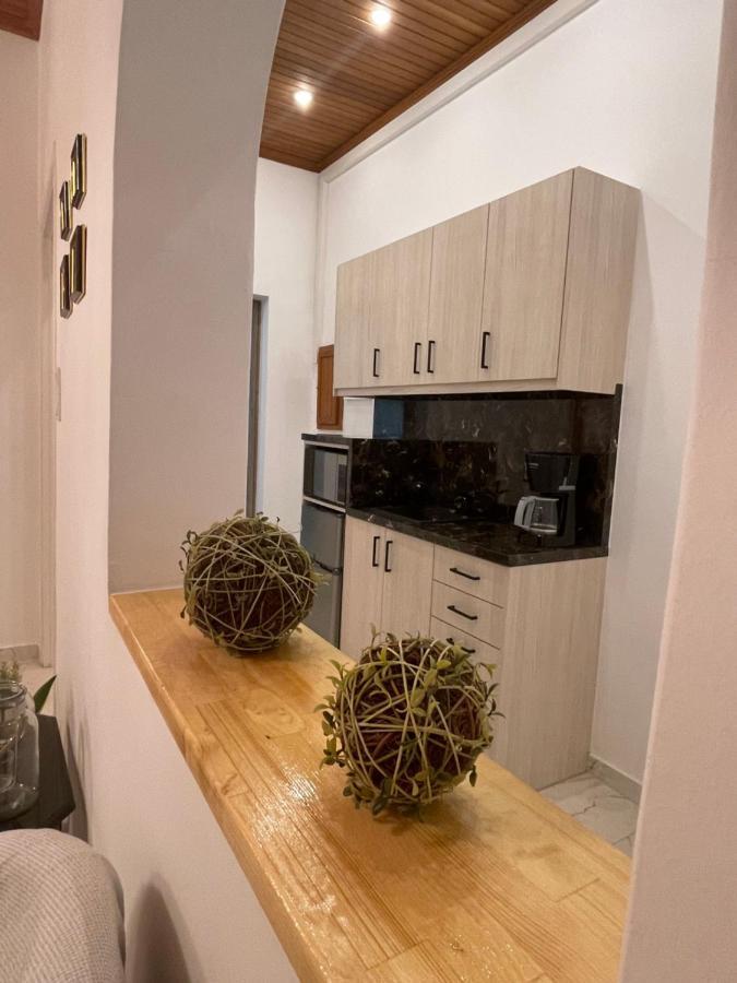 Emerald Luxury Apartments - Ath Airport Szpáta Kültér fotó