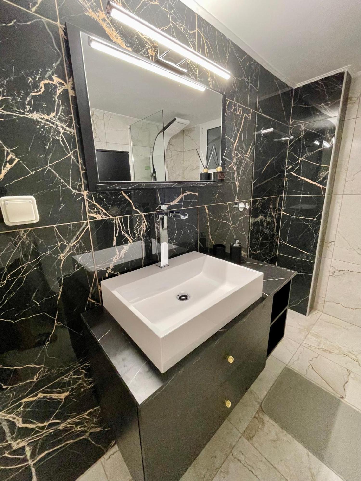 Emerald Luxury Apartments - Ath Airport Szpáta Kültér fotó